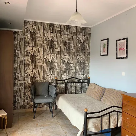 Roses ネア・ミカニオーナ