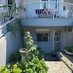 Apartment Roses